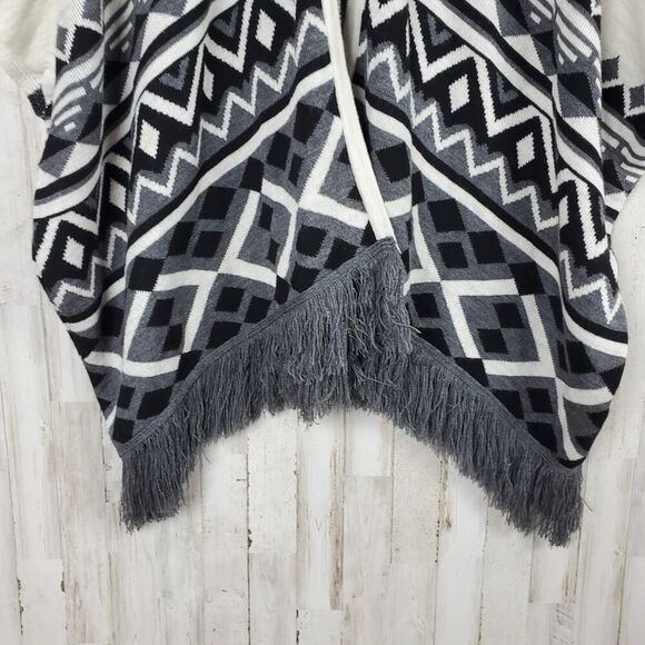 Atmosphere Aztec Poncho Sweater Gray Black XS - Picture 6 of 12